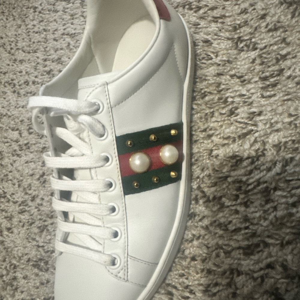 Gucci White and Green Leather Sneakers with Premium Design